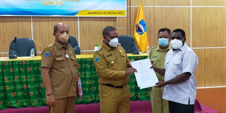 Bupati akan Tertibkan Tenaga Honorer di Manokwari