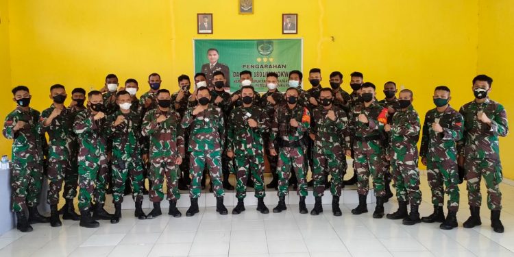 Kunjungi Koramil Persiapan di Teluk Wondama, Dandim 1801/Manokwari Ingatkan Selalui Hormati Kearifan Lokal