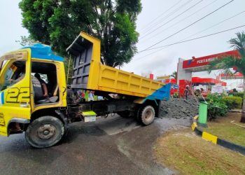 Kembali Tuntut Bayar Tanah, Pemilik Hak Ulayat Blok Pintu Masuk Fuel Pertamina dengan Tanah Timbunan