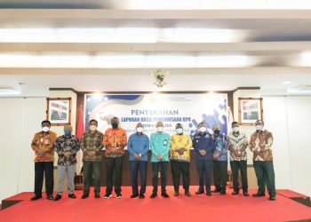 BPK RI Serahkan LHP Keuangan 7 Kabupaten Kota di Papua Barat