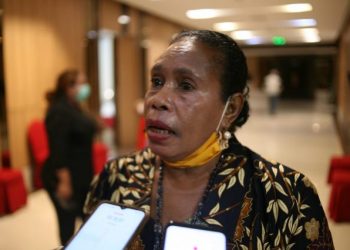 Alberthina Mansim Dorong Pembangunan Kantor DPR Papua Barat