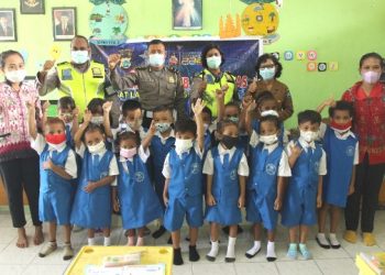 Police Go to School, Satlantas Ajarkan Tertib Lalu Lintas Sejak Dini Bagi Anak-anak TK Santa Theresia