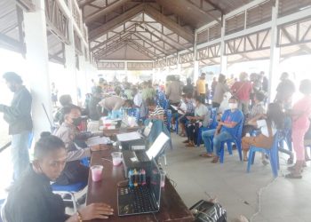 Polda Papua Barat Membuka Gerai Vaksin Keliling di Alun-alun Aimas