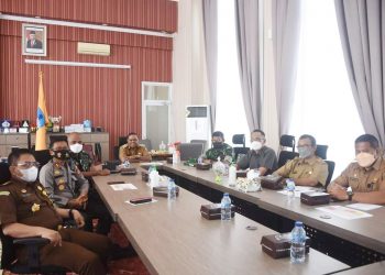 Pimpinan Forkopimda di Manokwari Menerima Insentif Dari Pemerintah