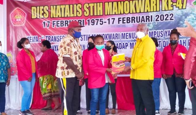 Dies Natalis STIH Manokwari ke 47, Gubernur Harap Tingkatan Kualitas Pendidikan Perguruan Tinggi di Papua Barat