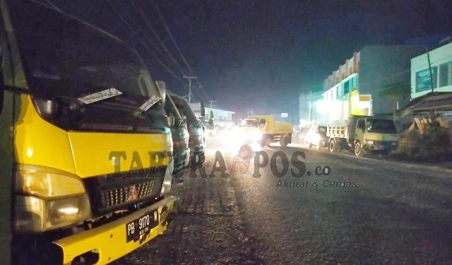 Ketua DPRPB Soroti ‘Mengularnya’ Antrian Kendaraan Pengisian Solar di Dua SPBU Pada Malam Hari