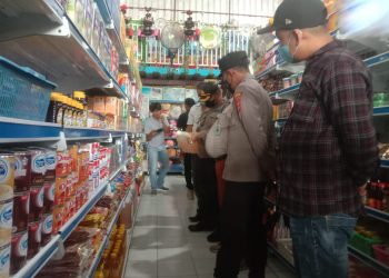 Sidak, Disperindag dan Kapolres Mansel Temukan Harga Minyak Goreng Bervariasi