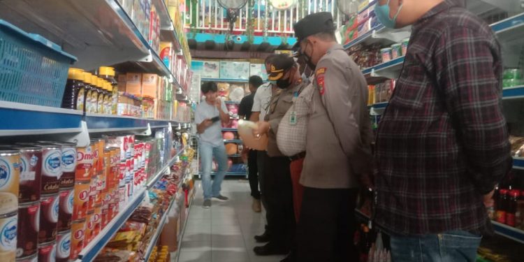 Sidak, Disperindag dan Kapolres Mansel Temukan Harga Minyak Goreng Bervariasi