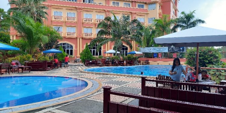 Santai Menunggu Beduk di Mansar Pool Mantap !