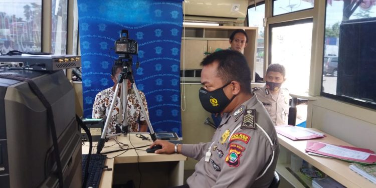 Samsat Keliling Permudah Pengurusan SIM di Kabupaten Mansel