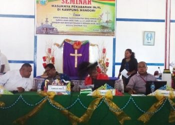 Warga Kampung Mandori Bersama Tim Luruskan Sejarah Masuknya Injil
