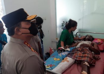 Kapolda Kunjungi Korban Kecelakaan Maut di KM 10 Warmare