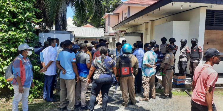 Polres Manokwari Berikan Pengamanan Aksi Demo di Kantor BKD Manokwari