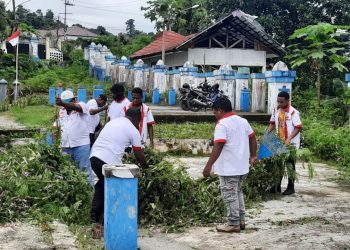Pemuda Bone Tutup Ramadhan dengan Berbagi Takjil ke Lapas Manokwari
