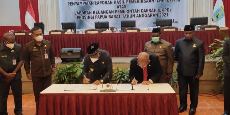 WTP Menjadi Kado Spesial di Akhir Masa Jabatan Sebagai Gubernur Papua Barat
