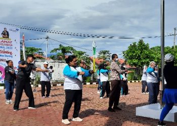 Peringati Harganas, BKKBN Papua Barat Berbagi dan Senam Sehat Bersama