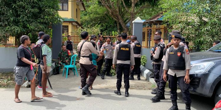 Tak Kunjung Dapat Kepastian, Orang Tua Murid Kembali Mengamuk di SMA Negeri 2
