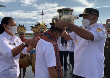 Menteri Investasi Bahlil Lahadalia Tiba di Manokwari