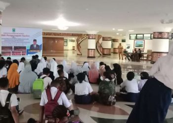 Sistem PPDB Online Dinilai Semrawut, Orang Tua dan Anaknya Datangi Kantor Gubernur