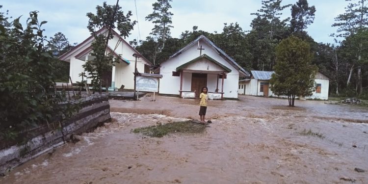Banjir Menerbang Gereja dan 5 Rumah Warga di Kampung Membowi Masni