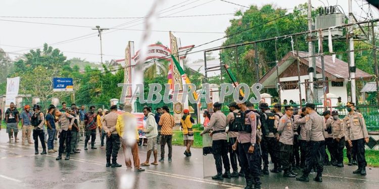 Unjuk Rasa Tolak DOB dan Otsus di Amban Manokwari