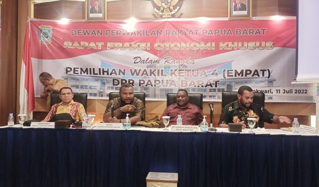 Cartensz Malibela Terpilih Menjadi Wakil Ketua IV DPR Papua Barat