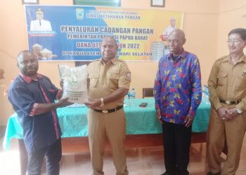 Dinas Ketahanan Pangan Salurkan 2.769 Kg Beras untuk Warga Momiwaren