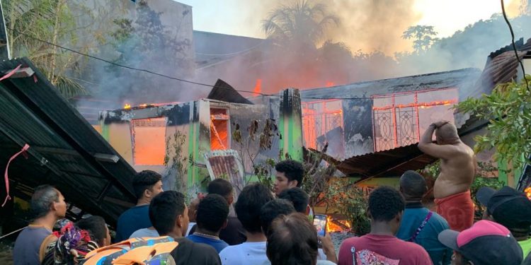 Ditinggal Berdoa, Sebuah Rumah di Jl. Pasir Wosi Manokwari Terbakar