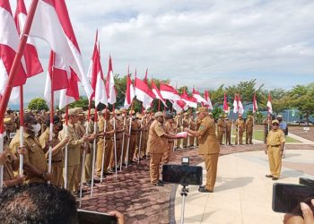 Gerakan 10 Juta Bendera Merah Putih dari Papua Barat