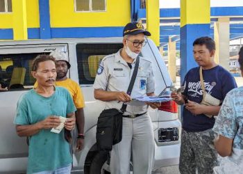 Jasa Raharja dan Dishub Razia Kelengkapan Administrasi Angkutan Umum di Terminal Wosi