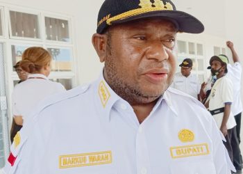 Akui Ada Honorer Siluman, Bupati Waran akan Kurangi Upah Honorer