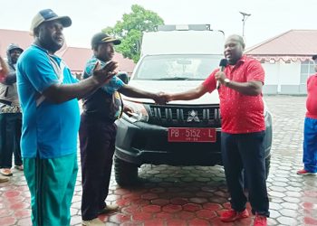 Bupati Serahkan Angkutan Pedesaan untuk Masyarakat Dataran Isim