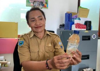 Beberapa Kios Diduga Jual Lem Aibon untuk Anak-anak