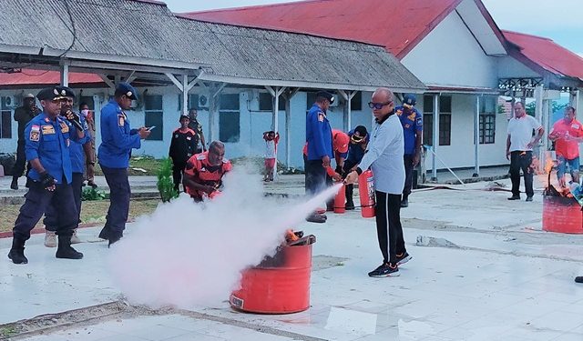 Pegawai dan Tenaga Medis RSUD Manokwari Dapat Pembekalan Soal Damkar