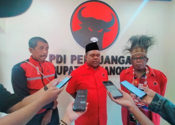 Obet Ayok Resmi Bergabung dengan PDI-Perjuangan