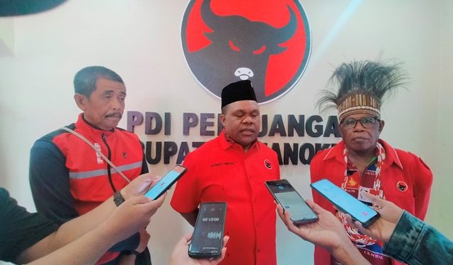Obet Ayok Resmi Bergabung dengan PDI-Perjuangan