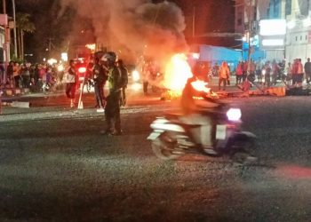 Tidak Terakomodir, Casis Tamtama TNI-AD Bakar Ban dan Blokade Jalan