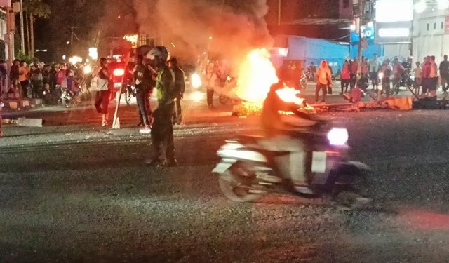 Tidak Terakomodir, Casis Tamtama TNI-AD Bakar Ban dan Blokade Jalan