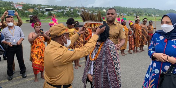 Tiba di Manokwari, Menteri PPA Langsung Menuju Pulau Mansinam