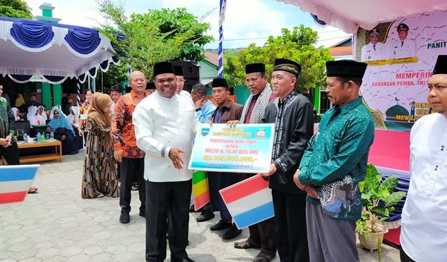 11 Lembaga di Manokwari Terima Bantuan Hibah dan Bansos