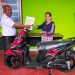 Hasil Taat Bayar Pajak, Ibu Dina Mendapatkan Hadiah Satu Unit Motor Dari Bapenda