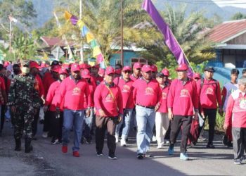 Bersama Warga Warpramasi, Bupati, Wabup dan Jajaran Gelar Jalan Sehat Bersahabat