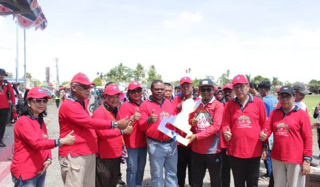 Pemda Manokwari Salurkan Bantuan Bagi Kelompok Tani dan Lembaga Keagamaan di Warparmasi