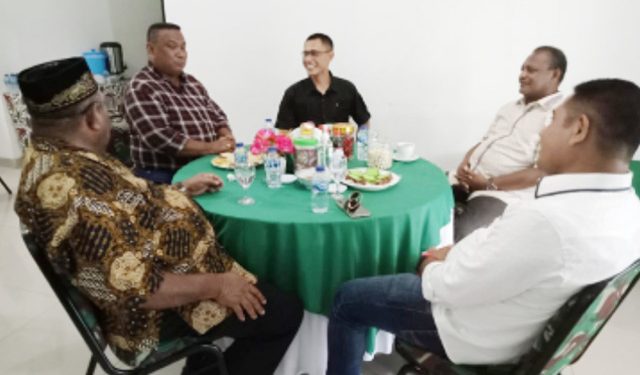 Bupati Bersama Wakil Bupati Turut Merayakan Natal dengan Bersilaturahmi ke Rumah Pejabat