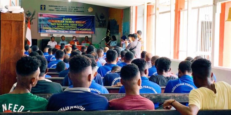 108 Narapidana Lapas Kelas IIB Manokwari Terima Remisi Natal