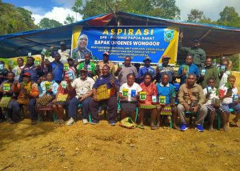 Petani Diberi Bantuan Bibit Sayur dan Kopi