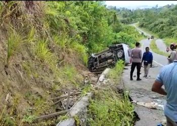 Rombongan Kadis Kominfo PB Bersama 3 Wartawan Mengalami Kecelakaan Tunggal