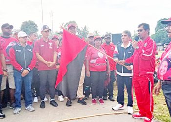 Ribuan Warga Bintuni Jalan Santai Ramaikan HUT Emas PDI-Perjuangan 