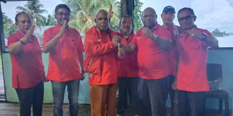 Sah, Obeth Ariks Ayok Masuk PDI-Perjuangan