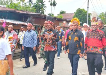 Bupati dan Kepala Suku Besar Arfak Mengajak Suku Besar Serui Kepulauan Yapen Jaga Toleransi dan Kedamaian Manokwari